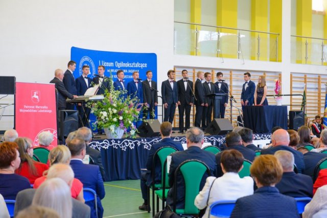Jubileusz 100-lecia Szkoły - „Wspomnień czar” - część artystyczna podczas uroczystych obchodów Jubileuszu Szkoły